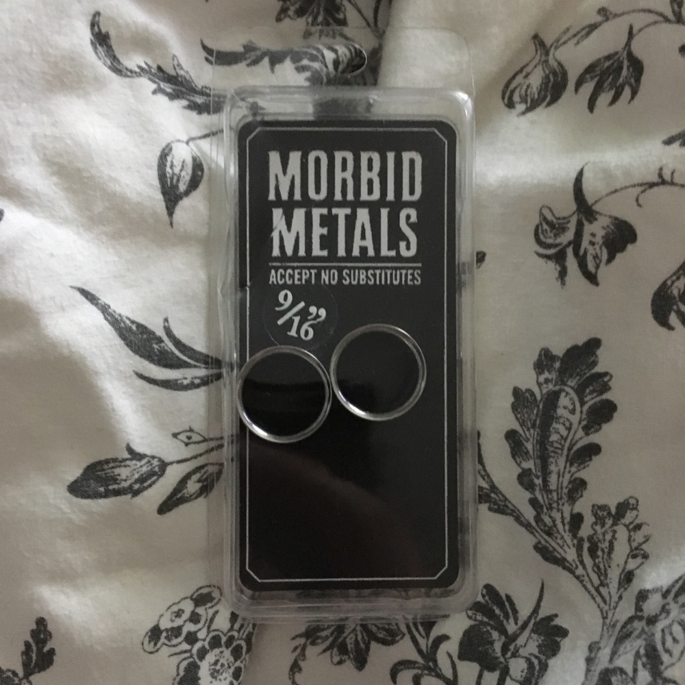 Double flare tunnels